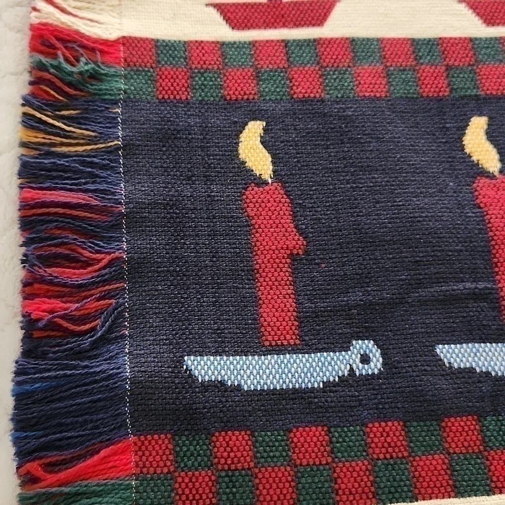 New Carpet Throw Christmas With fringe Hem Holidays Decor Vintage - Picture 4 of 11